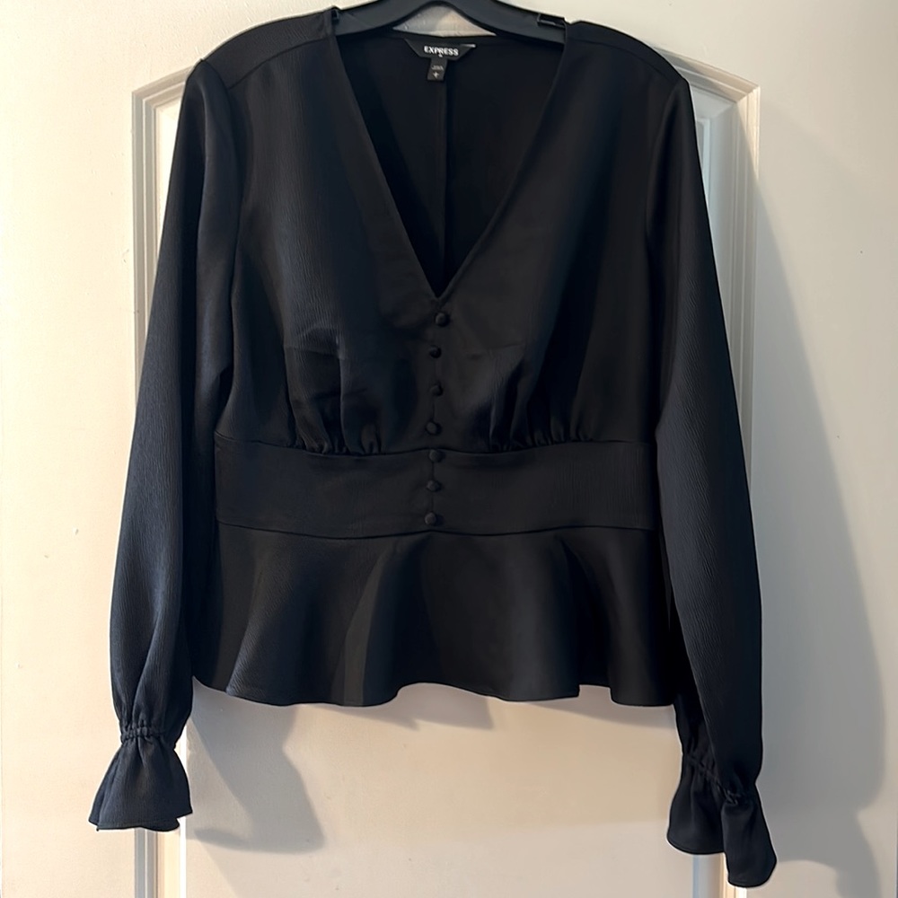✨BRAND NWOT✨EXPRESS PEPLUM BLOUSE🌟NEVER BEEN WORN‼️SIZE LARGE🌟